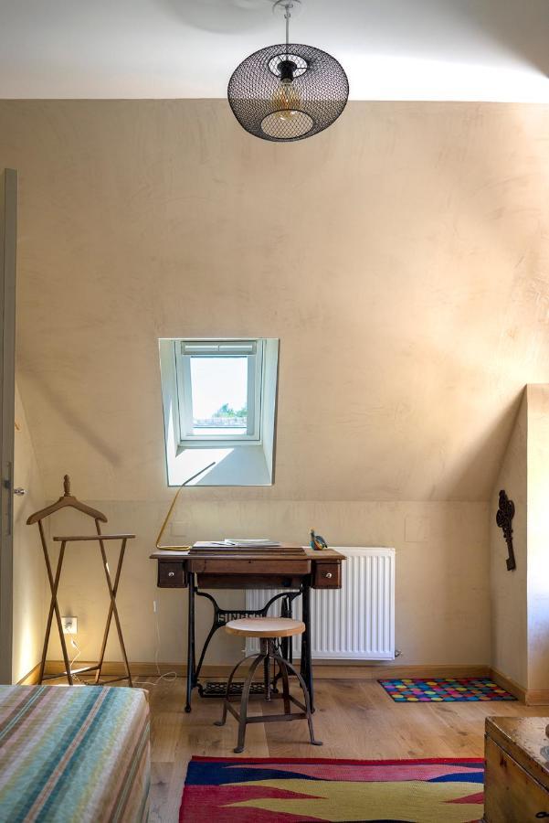 Chambre D'Hotes Chez Artiste Verrier, La Perriere - Perche ภายนอก รูปภาพ